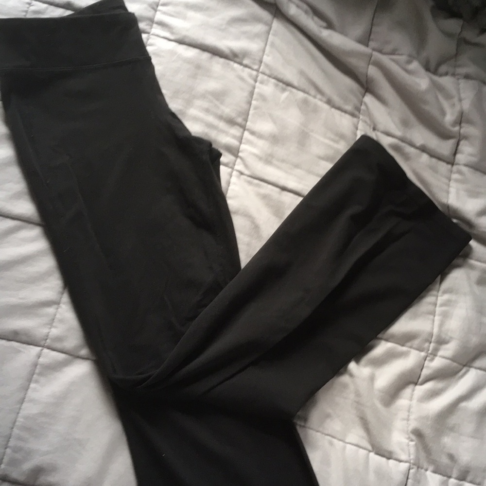 Simple black legging